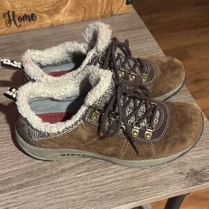 Merrell Brown Hiking Shoes with Shearling